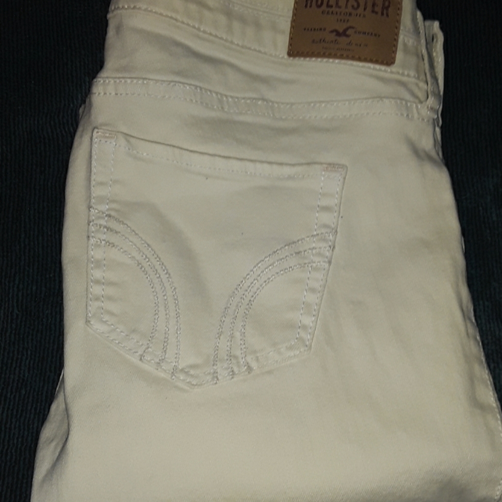 hollister jeans.